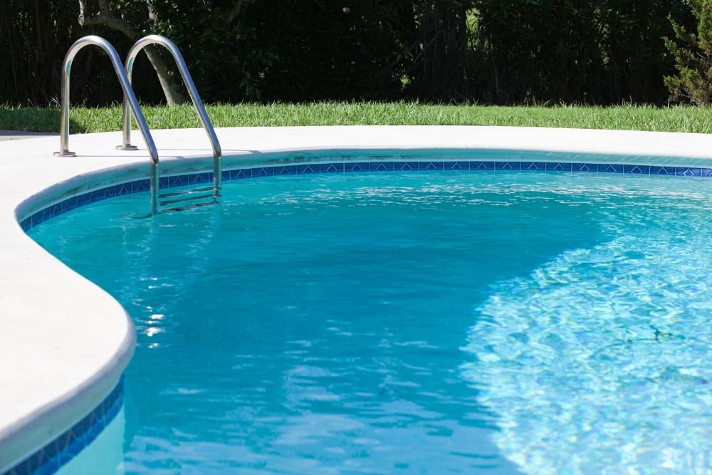 Benefits To Purchasing A Pool At The End Of The SeasonImage